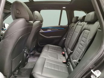 BMW iX3 80kWh Premier Edition (286 ps) - LEATHER - HEATED SEATS - NAV