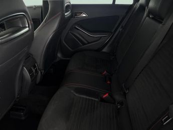 Mercedes-Benz CLA 2.1 CLA220d AMG Line Coupe 7G-DCT (177 ps) - DRIVING MODES - PAD