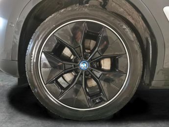 BMW iX3 80kWh Premier Edition (286 ps) - LEATHER - HEATED SEATS - NAV