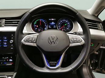 Volkswagen Passat 1.4 TSI 13kWh GTE Plug-in DSG (218 ps) - NAV - LED - VIENNA LEAT