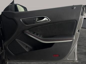 Mercedes-Benz CLA 2.1 CLA220d AMG Line Coupe 7G-DCT (177 ps) - PADDLE SHIFT - CLIM