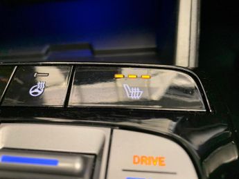 Hyundai Tucson 1.6 h T-GDi 13.8kWh Premium Plug-in 4WD (265 ps) - HEATED SEATS