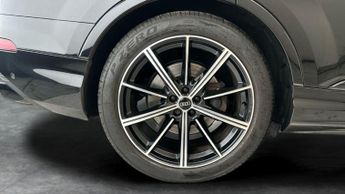 Audi Q7 3.0 TFSI V6 55 Black Edition Tiptronic quattro (340 ps) - CARPLA