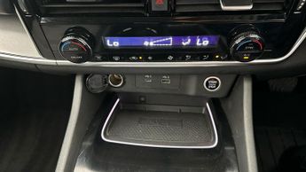 Nissan X-TRAIL 1.5 DIG-T MHEV N-Connecta XTRON (163 ps) - INTELLIGENT LANE INTE