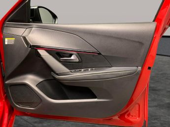 Peugeot E-208 50kWh GT (7kW Charger) (136 ps) - LED - REVERSE CAM - NAV