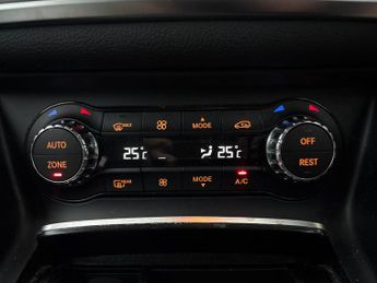 Mercedes-Benz CLA 2.1 CLA220d AMG Line Coupe 7G-DCT (177 ps) - PADDLE SHIFT - CLIM