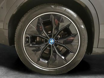 BMW iX3 80kWh Premier Edition (286 ps) - LEATHER - HEATED SEATS - NAV