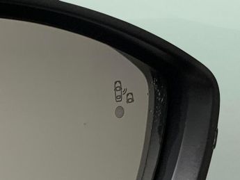 Peugeot E-208 50kWh GT (7kW Charger) (136 ps) - LED - REVERSE CAM - NAV