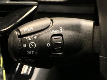 Peugeot E-208 50kWh GT (7kW Charger) (136 ps) - LED - REVERSE CAM - NAV