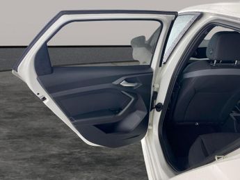 Audi A1 1.0 TFSI 25 S line Sportback S Tronic (95 ps) - CRUISE - AIR CON