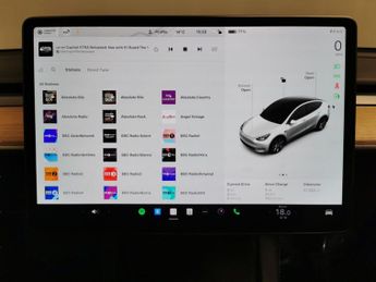 Tesla Model Y SUV RWD (346 ps) - HEATED STEERING - BLIND SPOT ASSIST - WIFI