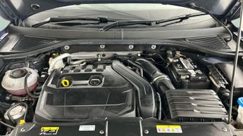 Volkswagen T-Roc 1.5 TSI GPF EVO SEL DSG (150 ps) - NAV - CARPLAY - LED