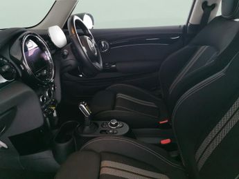 Mini Electric Hatch Cooper SE 32.6kWh Level 1 (184 ps) - CARPLAY - KEYLESS ENTRY - L