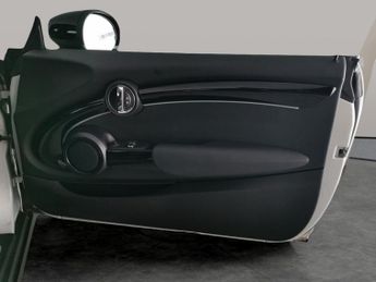 Mini Electric Hatch Cooper SE 32.6kWh Level 1 (184 ps) - CARPLAY - KEYLESS ENTRY - L