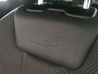 Audi A4 2.0 TFSI 40 Black Edition S Tronic (204 ps) - B&O AUDIO - LED - 