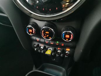 Mini Electric Hatch Cooper SE 32.6kWh Level 1 (184 ps) - CARPLAY - KEYLESS ENTRY - L