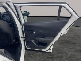 Peugeot E-2008 50kWh GT Premium (136 ps) - REVERSE CAM - ALCANTARA - NAV