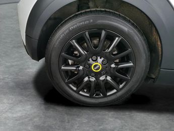 Mini Electric Hatch Cooper SE 32.6kWh Level 1 (184 ps) - CARPLAY - KEYLESS ENTRY - L