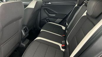 Volkswagen T-Roc 1.5 TSI GPF EVO SEL DSG (150 ps) - NAV - CARPLAY - LED