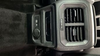 Volkswagen Tiguan 1.4 TSI 13kWh Life Plug-in DSG (245 ps) - NAV - BLUETOOTH - PARK