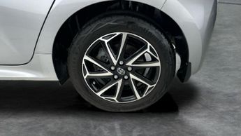 Toyota Yaris 1.5 VVT-h Design E-CVT (116 ps) - BLUETOOTH - AIR CON - DAB