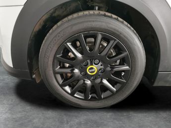 Mini Electric Hatch Cooper SE 32.6kWh Level 1 (184 ps) - CARPLAY - KEYLESS ENTRY - L