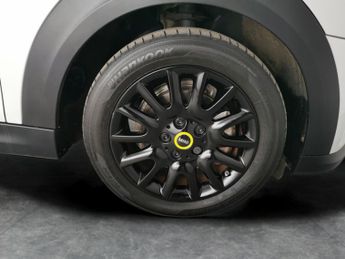 Mini Electric Hatch Cooper SE 32.6kWh Level 1 (184 ps) - CARPLAY - KEYLESS ENTRY - L