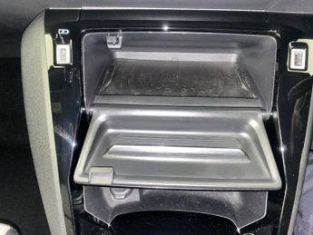 Peugeot E-2008 50kWh GT Premium (136 ps) - REVERSE CAM - ALCANTARA - NAV