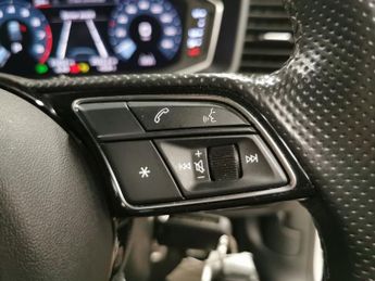 Audi A1 1.0 TFSI 25 S line Sportback S Tronic (95 ps) - SPORTS SEATS - B