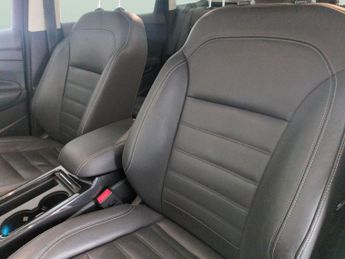 Ford Kuga 2.0 TDCi Titanium X Powershift AWD (180 ps) - FORD SYNC3 - KEYFR