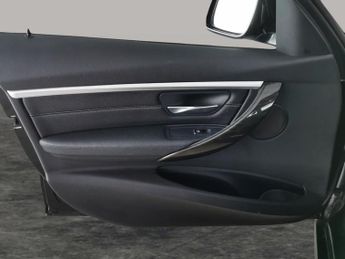 BMW 3 Series 2.0 330e 7.6kWh M Sport Plug-in (252 ps) - HUD - ADAPT CRUISE