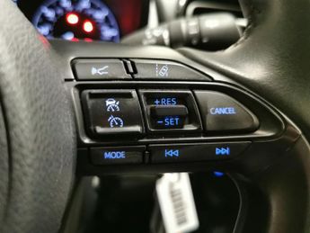 Toyota Yaris 1.5 VVT-h Icon E-CVT (116 ps) - BLUETOOTH - AIR CON - AUTO HEADL