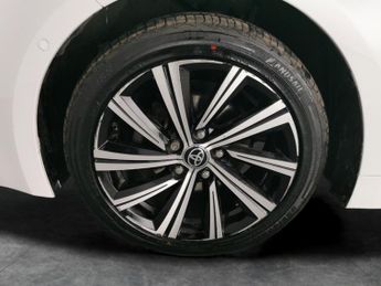 Toyota Corolla 1.8 VVT-h GPF Design CVT (122 ps) - LED - REVERSE CAM - NAV