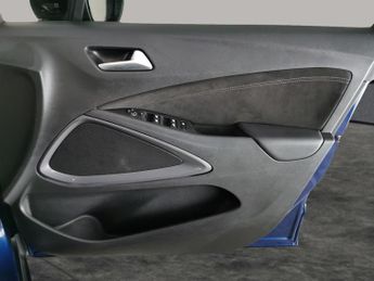 Vauxhall Crossland 1.2 Turbo Ultimate (130 ps) - REVERSE CAM - ALCANTARA - NAV