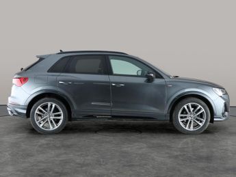 Audi Q3 1.5 TFSI CoD 35 Black Edition S Tronic (150 ps) - BLUETOOTH - CR