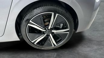 Peugeot 308 1.2 PureTech GT EAT (130 ps) - REVERSE CAM - NAV - LANE DEPARTUR