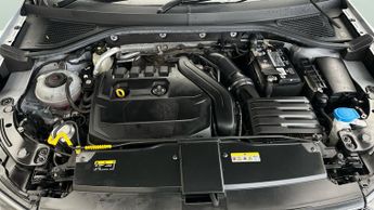 Volkswagen T-Roc 1.5 TSI GPF EVO R-Line DSG (150 ps) - NAV - CARPLAY - LED