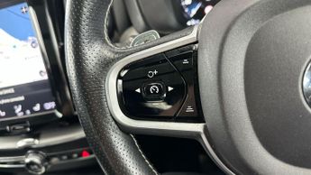 Volvo XC60 2.0h T8 Twin Engine 10.4kWh R-Design Plug-in AWD (390 ps) - B PI