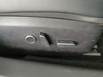 Tesla Model 3 Standard Range Plus RWD (241 bhp) - PARK ASSIST - LED - REVERSE 