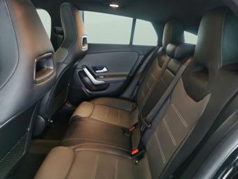Mercedes-Benz CLA 1.3 CLA250e 15.6kWh AMG Line (Premium Plus) Shooting Brake Plug-