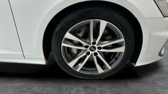 Audi A6 Saloon 2.0 TFSIe 50 S line Plug-in S Tronic quattro 17.9kWh (299 ps) - 