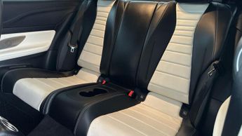 Mercedes-Benz E Class 2.0 E300 AMG Line (Premium Plus) Coupe G-Tronic+ (245 ps) - PAN 