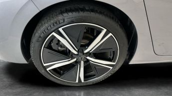 Peugeot 308 1.2 PureTech GT EAT (130 ps) - REVERSE CAM - NAV - LANE DEPARTUR