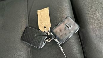 Volvo XC60 2.0h T8 Twin Engine 10.4kWh R-Design Plug-in AWD (390 ps) - B PI