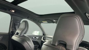 Volvo XC60 2.0h T8 Twin Engine 10.4kWh R-Design Plug-in AWD (390 ps) - B PI