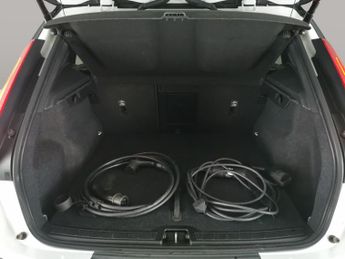 Volvo XC40 Recharge 69kWh Ultimate (231 ps) - ADAPT CRUISE - HK AUDIO - CAR