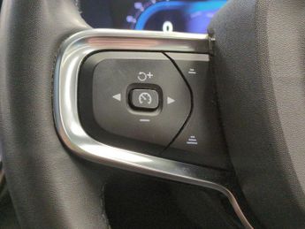 Volvo XC40 Recharge 69kWh Ultimate (231 ps) - ADAPT CRUISE - HK AUDIO - CAR