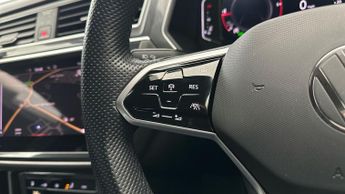 Volkswagen Tiguan Allspace 2.0 TDI R-Line DSG 4Motion (150 ps) - ELECTRIC BOOT - CLIMATE CO