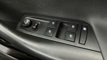 Vauxhall Astra 1.5 Turbo D SRi Nav (122 ps) - SIGHT AND LIGHT PACK - BLUETOOTH 