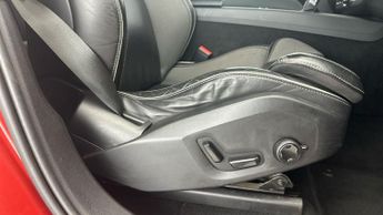 Volvo XC60 2.0 T5 R-Design Pro AWD (250 ps) - INTELLISAFE SURROUND - CONVEN